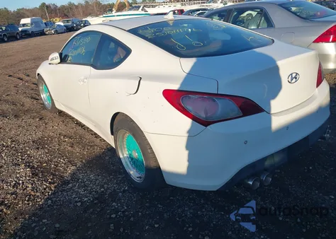 2010 Hyundai Genesis 3.8 Grand Touring z USA, uszkodzony, nr VIN KMHHU6KHXAU035115